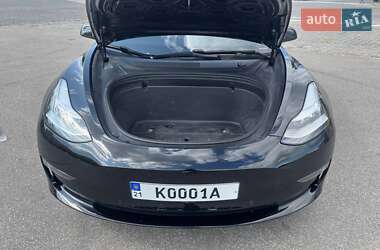 Седан Tesla Model 3 2019 в 