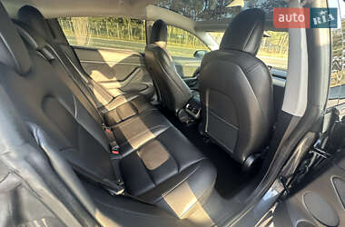 Седан Tesla Model 3 2021 в 