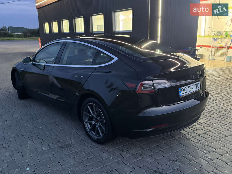 Седан Tesla Model 3 2018 в Яворове