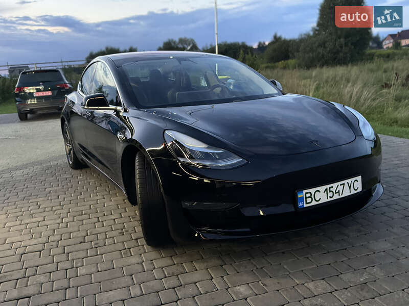 Седан Tesla Model 3 2018 в Яворове