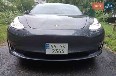 Седан Tesla Model 3 2023 в 