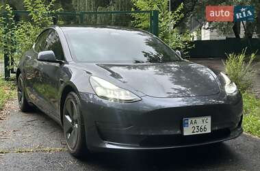 Седан Tesla Model 3 2023 в 