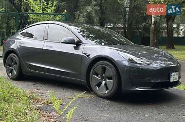 Седан Tesla Model 3 2023 в 