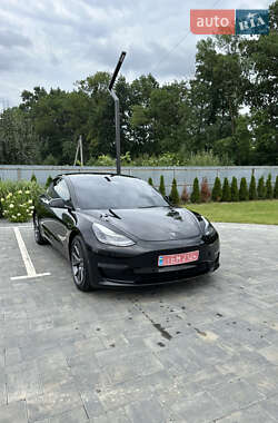 Седан Tesla Model 3 2022 в Луцке