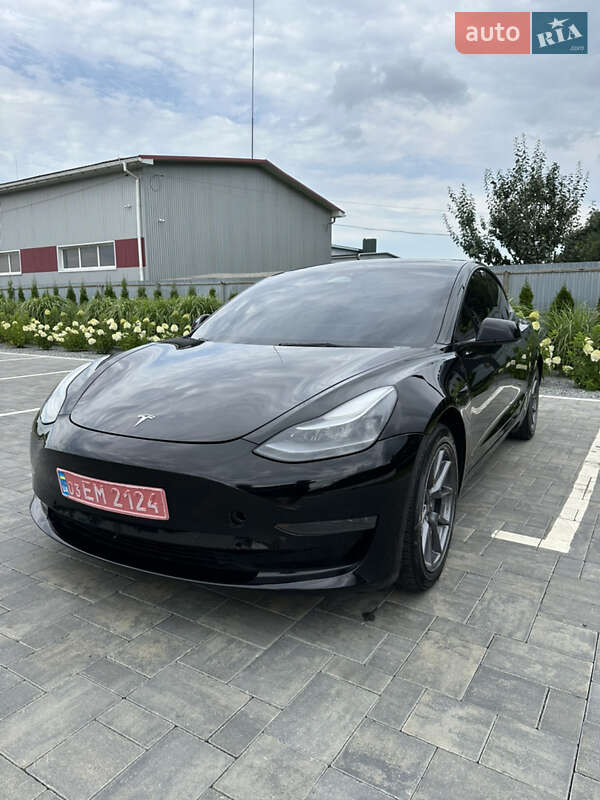 Седан Tesla Model 3 2022 в Луцьку