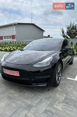 Седан Tesla Model 3 2022 в 
