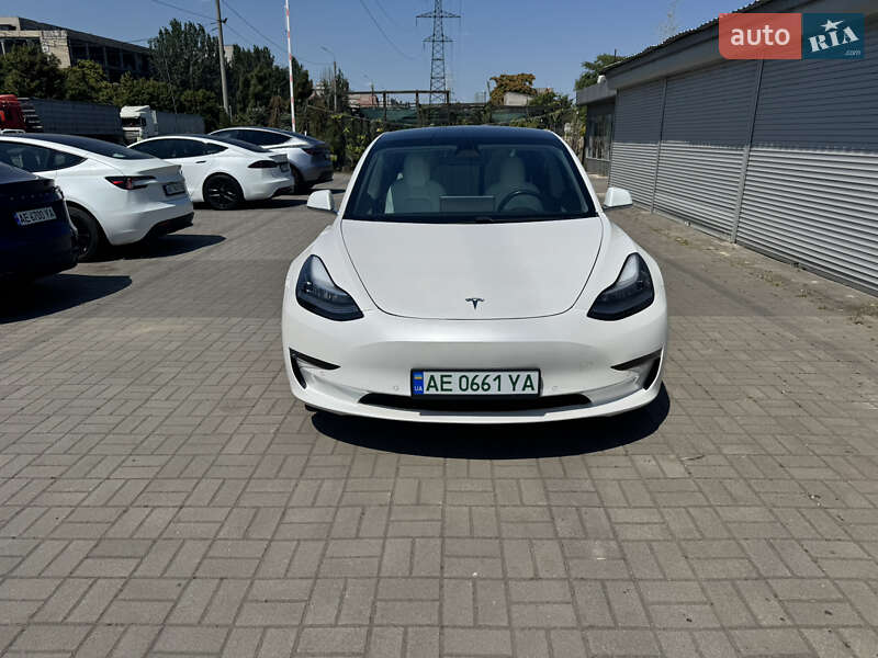 Седан Tesla Model 3 2019 в Дніпрі