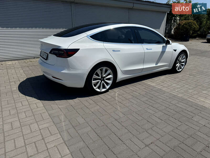 Седан Tesla Model 3 2019 в Дніпрі