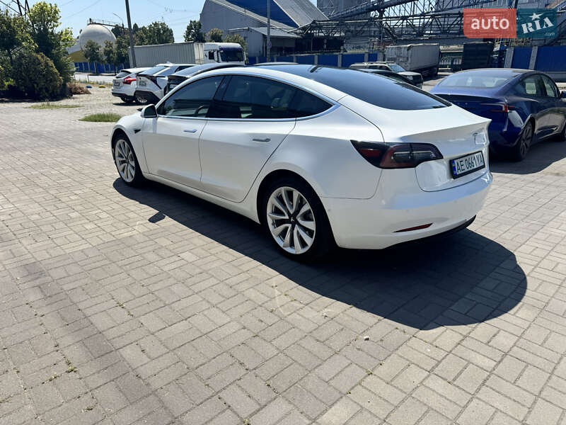 Седан Tesla Model 3 2019 в Дніпрі