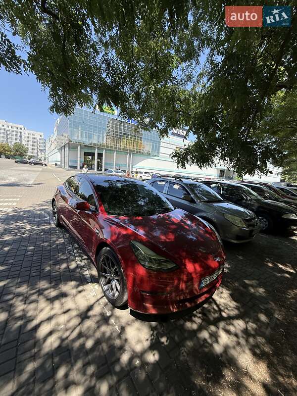 Седан Tesla Model 3 2019 в Одесі