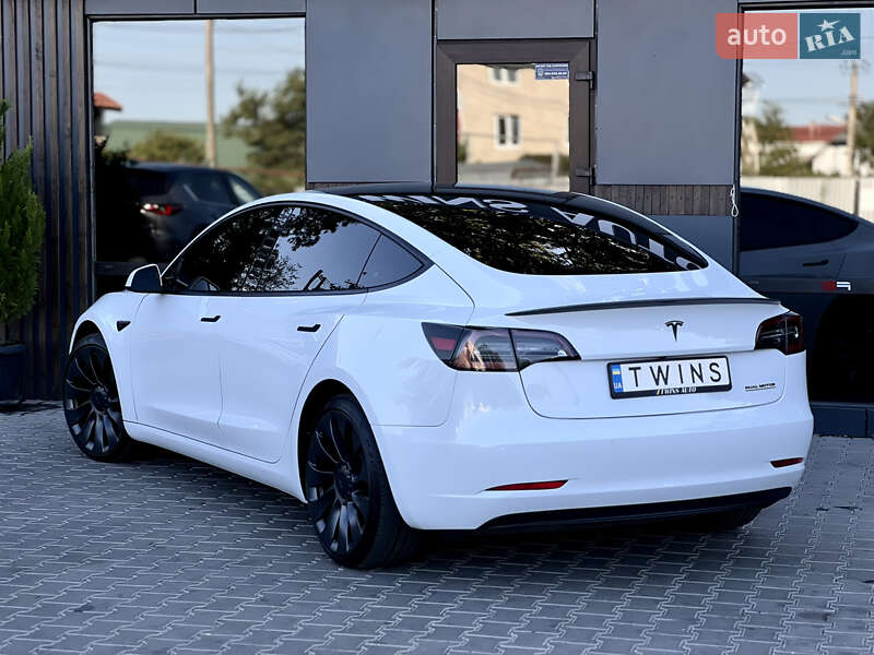 Седан Tesla Model 3 2022 в Одессе