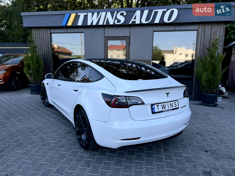 Седан Tesla Model 3 2022 в Одессе