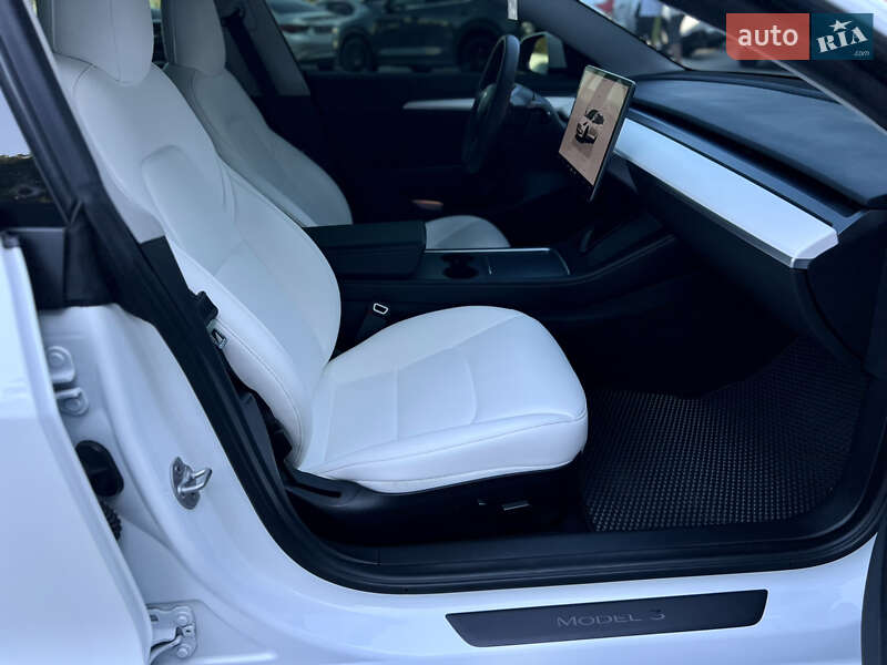 Седан Tesla Model 3 2022 в Одессе