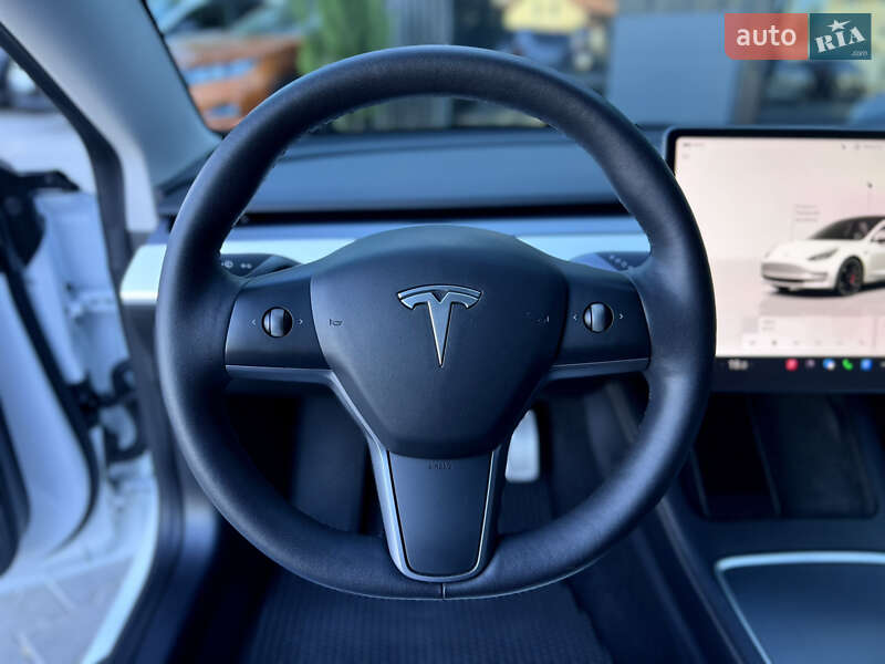Седан Tesla Model 3 2022 в Одессе