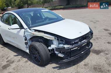 Седан Tesla Model 3 2024 в 