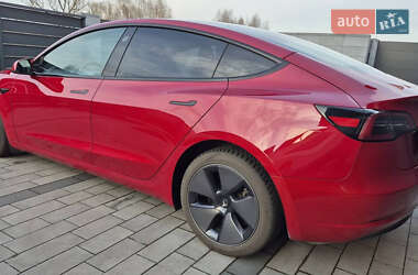Седан Tesla Model 3 2021 в 