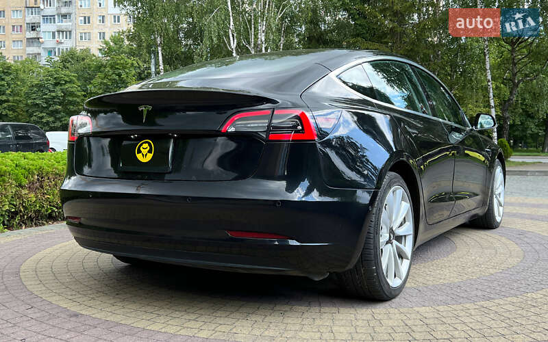 Седан Tesla Model 3 2018 в Львове
