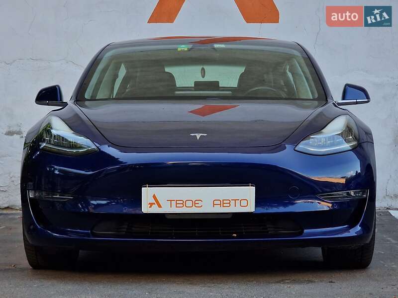 Седан Tesla Model 3 2018 в Одесі