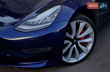 Седан Tesla Model 3 2018 в Одессе
