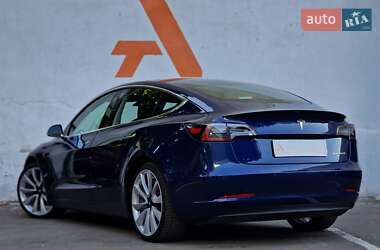 Седан Tesla Model 3 2018 в 