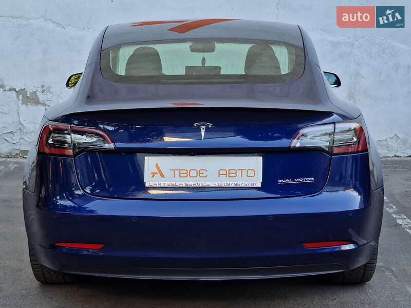 Седан Tesla Model 3 2018 в Одесі