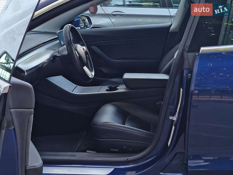 Седан Tesla Model 3 2018 в Одесі фото 45 Седан Tesla Model 3 2018 в Одесі
