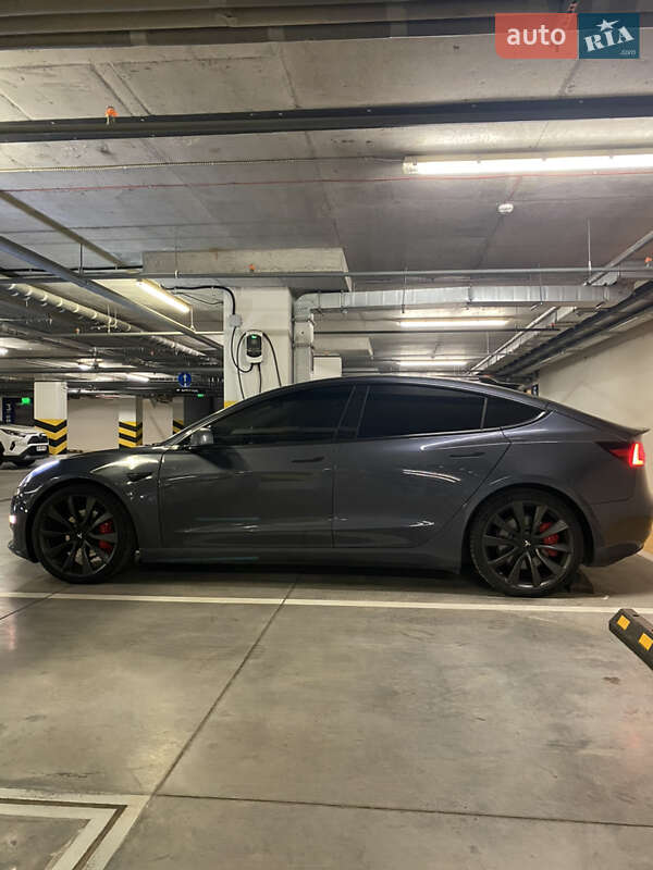 Седан Tesla Model 3 2019 в Киеве