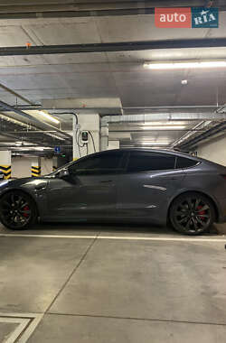 Седан Tesla Model 3 2019 в 