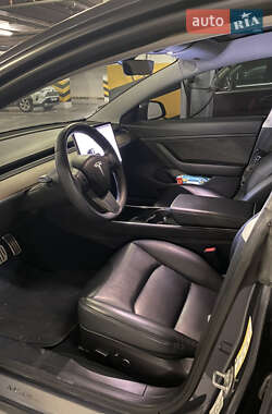 Седан Tesla Model 3 2019 в 