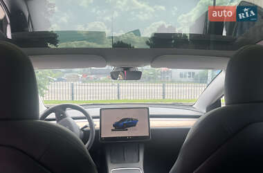 Седан Tesla Model 3 2023 в Києві