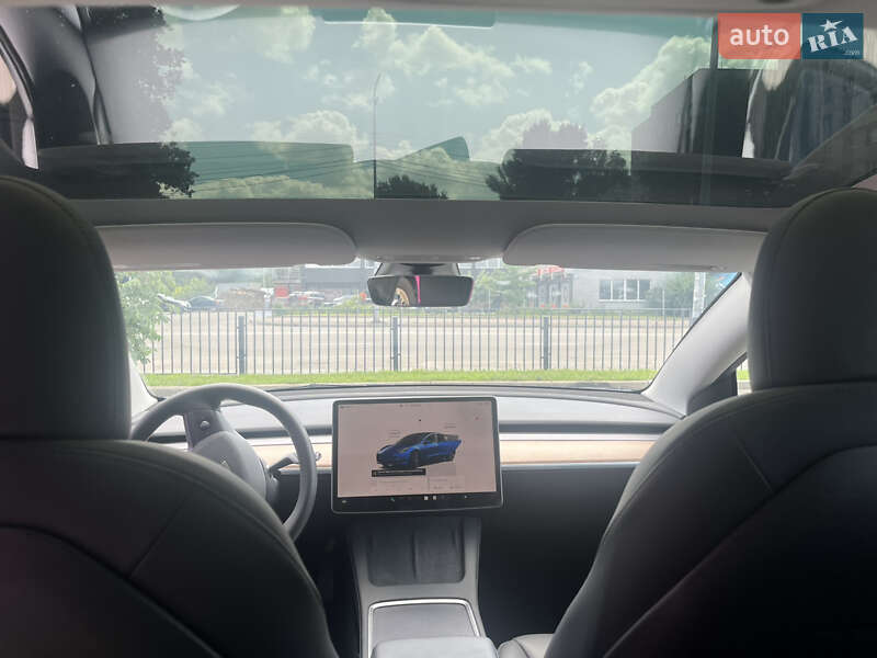 Седан Tesla Model 3 2023 в Киеве