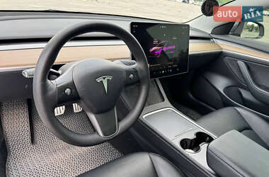 Седан Tesla Model 3 2022 в 