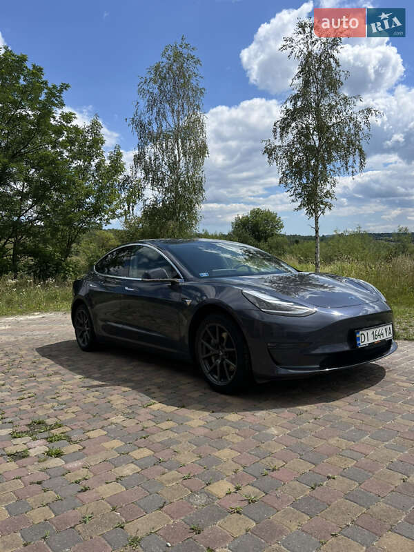 Седан Tesla Model 3 2019 в Ивано-Франковске