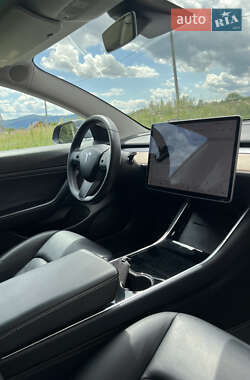 Седан Tesla Model 3 2019 в 