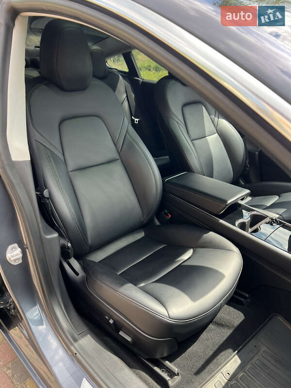 Седан Tesla Model 3 2019 в Ивано-Франковске