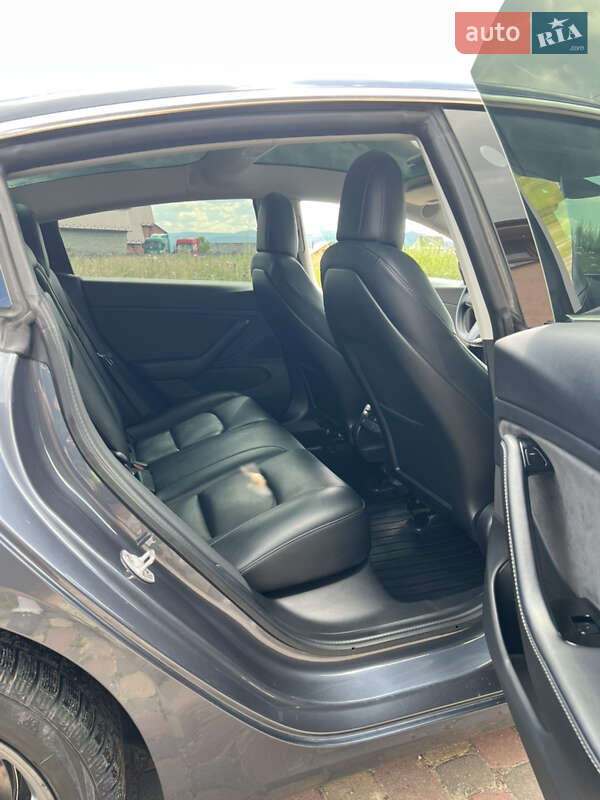 Седан Tesla Model 3 2019 в Ивано-Франковске