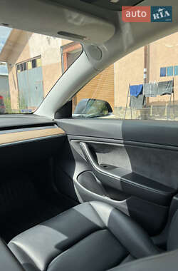 Седан Tesla Model 3 2019 в 