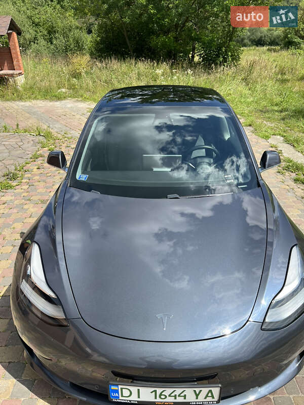 Седан Tesla Model 3 2019 в Ивано-Франковске