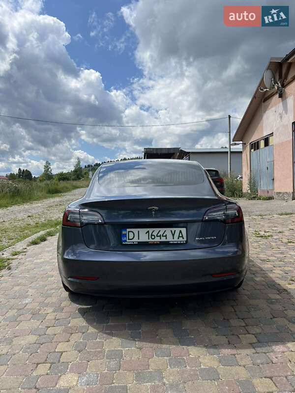 Седан Tesla Model 3 2019 в Ивано-Франковске