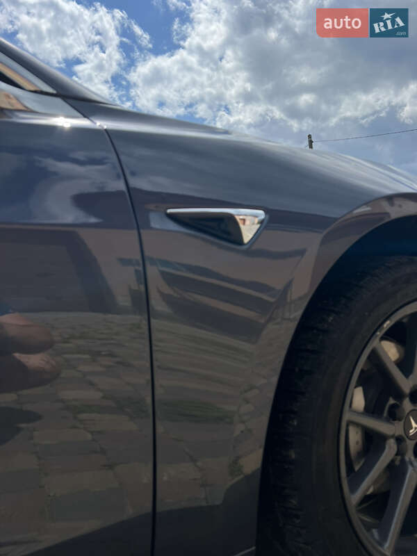 Седан Tesla Model 3 2019 в Ивано-Франковске