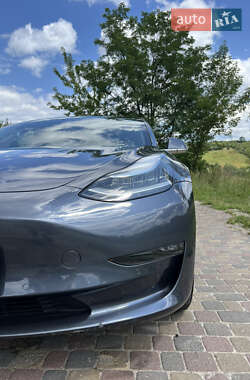 Седан Tesla Model 3 2019 в 