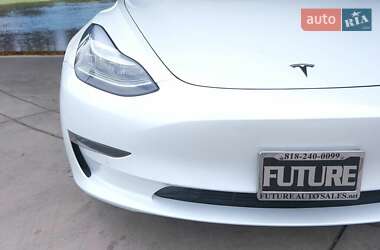 Седан Tesla Model 3 2019 в 