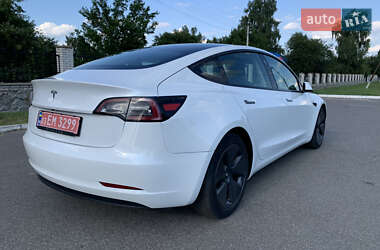 Седан Tesla Model 3 2021 в 