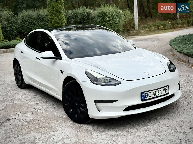Седан Tesla Model 3 2021 в Днепре