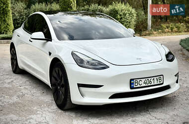 Седан Tesla Model 3 2021 в 