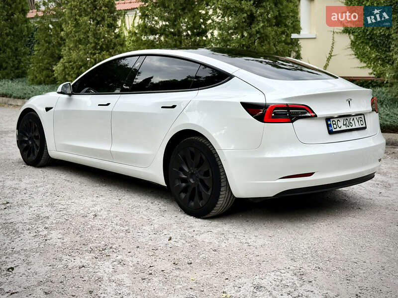 Седан Tesla Model 3 2021 в Днепре