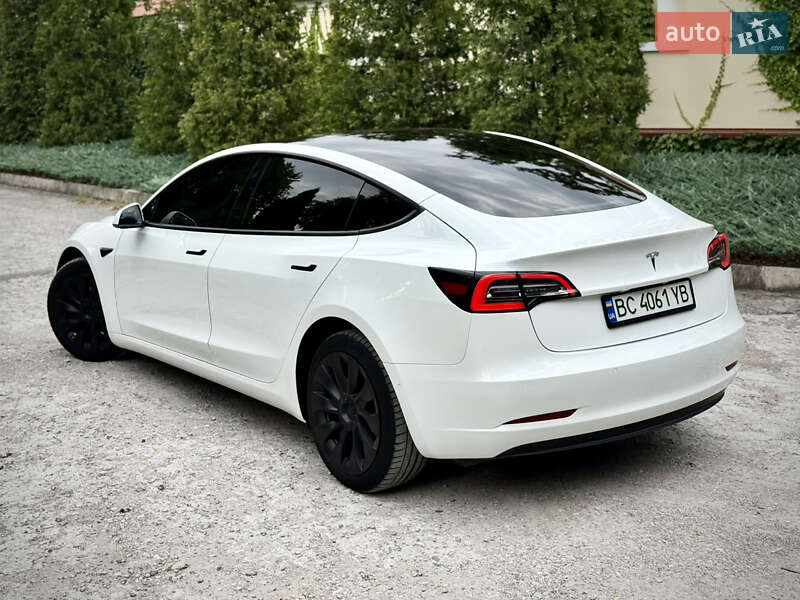 Седан Tesla Model 3 2021 в Днепре