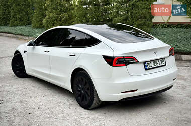 Седан Tesla Model 3 2021 в 