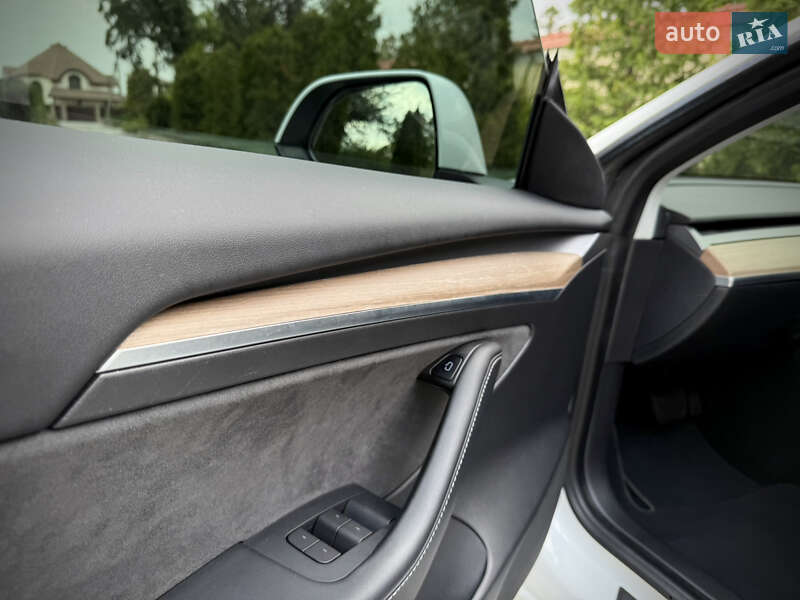 Седан Tesla Model 3 2021 в Днепре
