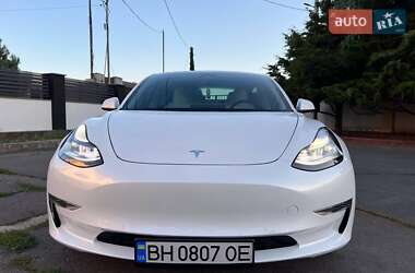 Седан Tesla Model 3 2022 в 